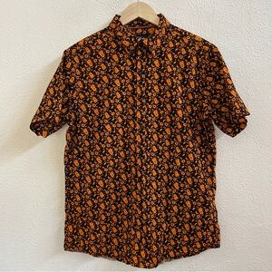 Monument black orange Halloween print shirt